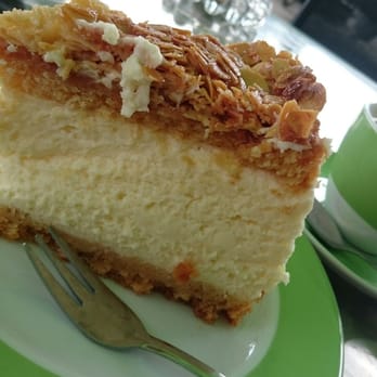 Hofladen Lackstetter - Bienenstich - Cafes Near Me - Hürth, NW Hofladen Lackstetter - Bienenstich - Cafes Near Me - Hürth, NW
