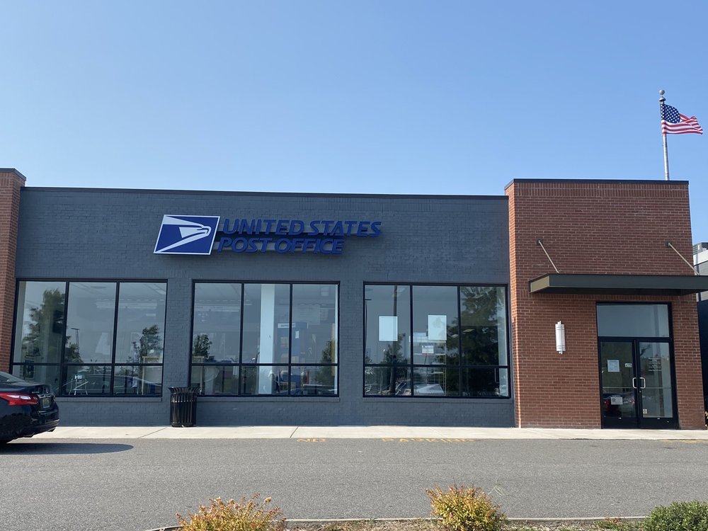 US POST OFFICE Updated August 2024 1060 W Mercury Blvd, Hampton