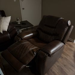 Hank's Fine Furniture - Chair I bought from hanks fine furniture