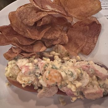 Rooted - Lobster roll and chips - Wine Bars Near Me - Minooka, Illinois