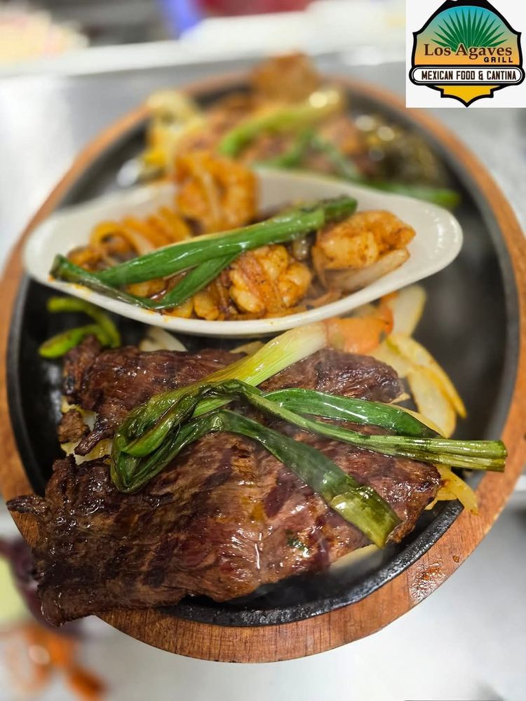 Los Agaves Grill Logo