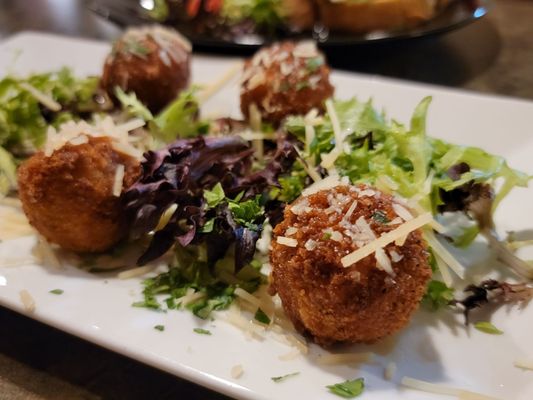 Mangia Qui Italian Bistro by null