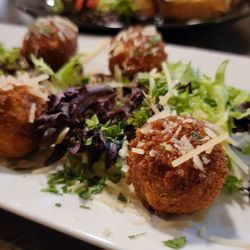 Mangia Qui Italian Bistro