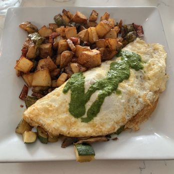 Bru's Wiffle - Egg White Omelette - Breakfast & Brunch Near Me - Santa Monica, California