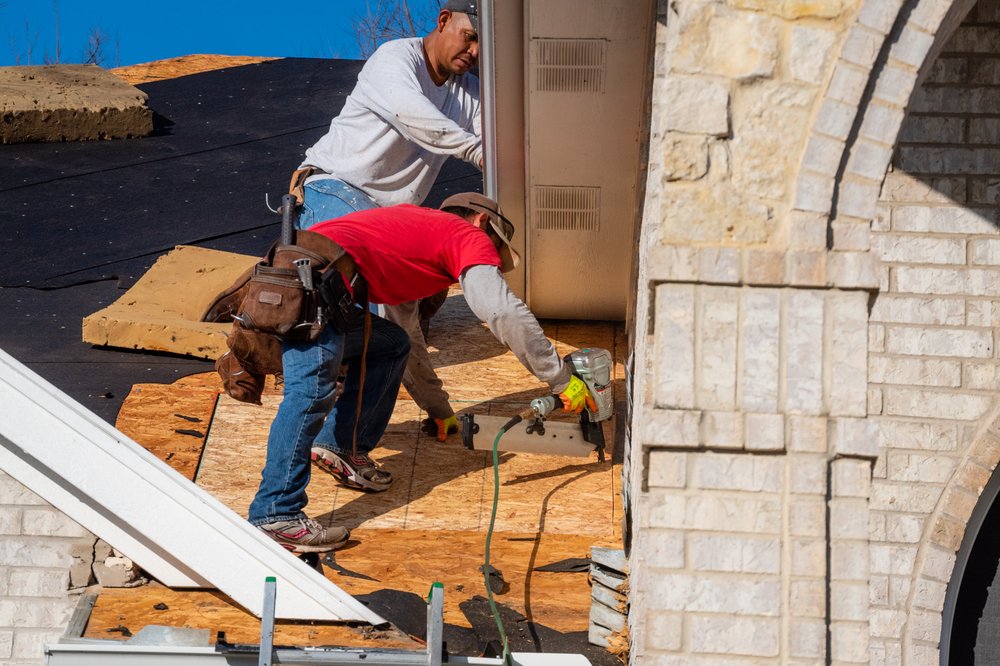 Slide of Thunderstruck Roofing & Const.