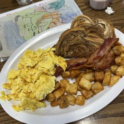 Rylee’s - The Classic breakfast
