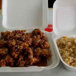 Captain Als Restaurant - Sesame chicken with fried rice