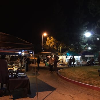 Altadena Farmer's Market - Open late - Farmers Market Near Me - Altadena, California Altadena Farmer's Market - Open late - Farmers Market Near Me - Altadena, California