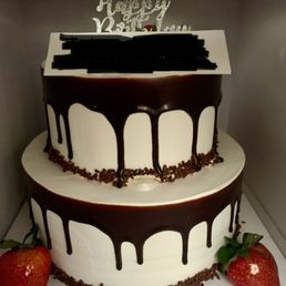 Custom cake - $70 enough to feed 15-20 Custom cake - $70 enough to feed 15-20