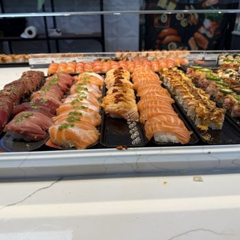 FOB Poke Bar - Wide selection of sushi - Sushi Bars Near Me - Tukwila, Washington