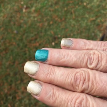 Honolulu Nail Salon - Right hand - Nail Salons Near Me - Pineville, Louisiana
