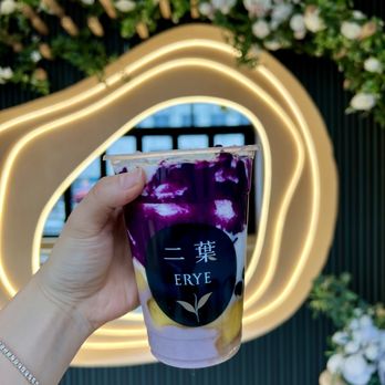 Erye Teashop - Taro Mud Latte with Pudding & Yam - Tea Rooms Near Me - long island city, New York Erye Teashop - Taro Mud Latte with Pudding & Yam - Tea Rooms Near Me - long island city, New York