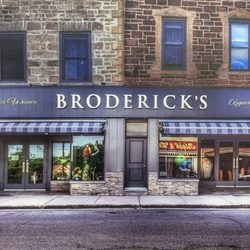 Broderick's Fashion For Women