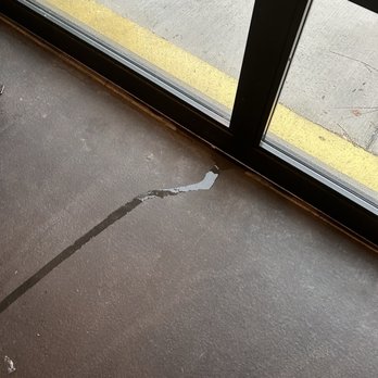 Carolina Brewery - Leak From Door - American Near Me - Chapel Hill, North Carolina