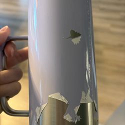 Lululemon - Peeling color/paint