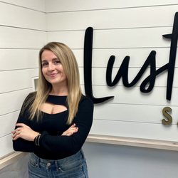 Lustre Salon
