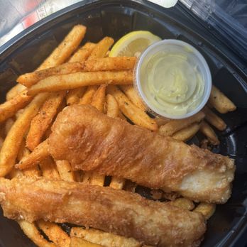 Angry Crab Shack - Lunch cod Fish & Chips Basket - Seafood Near Me - Scottsdale, Arizona