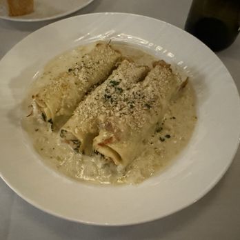 Vallozzi's - Manicotti - Italian Near Me - Versailles, Kentucky