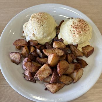 Aloha Stacks - Crab and Mushroom Benedict - Pancakes Near Me - El Monte, California