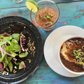 Hierbabuena - Beet salad and French onion soup - Mexican Near Me - El Pescadero, BCS Hierbabuena - Beet salad and French onion soup - Mexican Near Me - El Pescadero, BCS