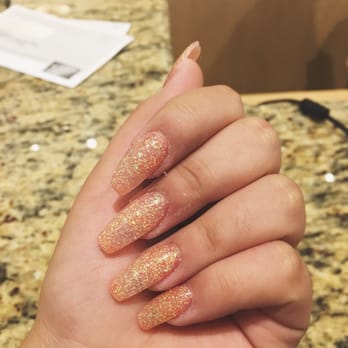 Beauty Zone - Sooooo satisfied  everyone is so social and nice! - Nail Salons Near Me - Houston, Texas