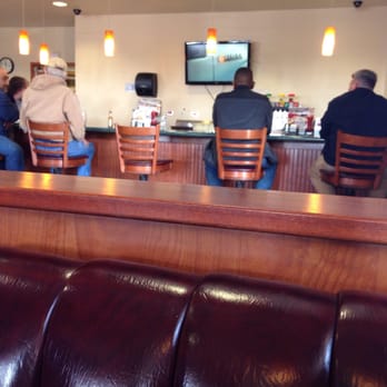 Denny's - Love the little "bar" area for single seating - American Near Me - Tulsa, Oklahoma