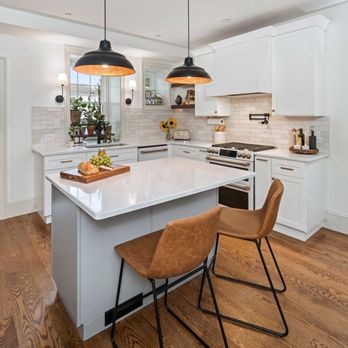 Harth Builders - a kitchen with a center island - General Contractors Near Me - Ambler, Pennsylvania