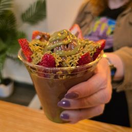 Viral Strawberry Dubai Cup, delicious! Viral Strawberry Dubai Cup, delicious!