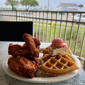 Metro Diner - Fried Chicken & Waffle ($15.99) ~ best in town, always delicious ~ - Diners Near Me - Jacksonville, Florida