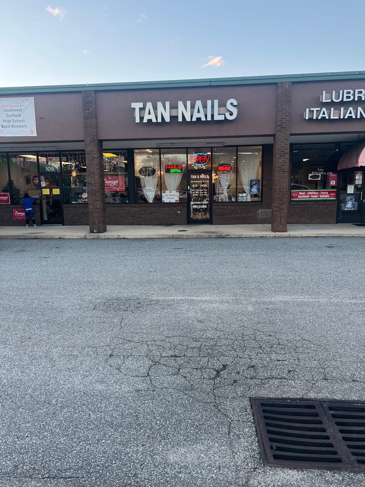 Tan & Nail Logo