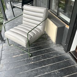 Continuum Hotel - The chair arrives!!