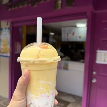 Sweetyee - Mango Pomelo Sago - Coffee & Tea Near Me - Honolulu, Hawaii Sweetyee - Mango Pomelo Sago - Coffee & Tea Near Me - Honolulu, Hawaii