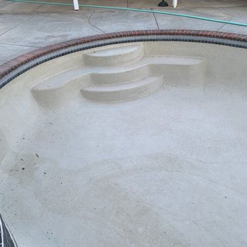Sanchez Pool Construction - drained original pool entrance steps - Pool & Hot Tub Service Near Me