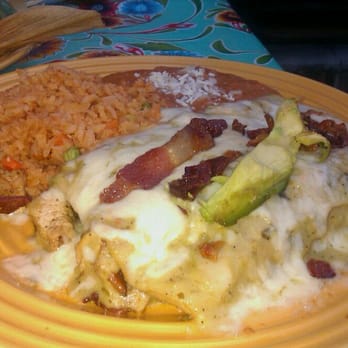 El Charro Cafe - Chicken enchiladas elegante - Tacos Near Me - Tucson, Arizona El Charro Cafe - Chicken enchiladas elegante - Tacos Near Me - Tucson, Arizona
