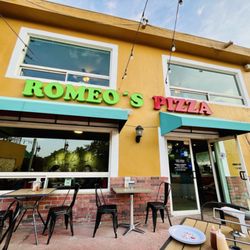 Romeo's Pizza - Front Entrance
