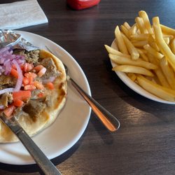 Spargo's - Gyro and fries