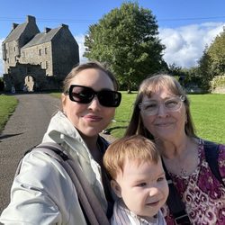 Ferry Cabs - Midhope Castle - "Lallybrock" from Outlander!