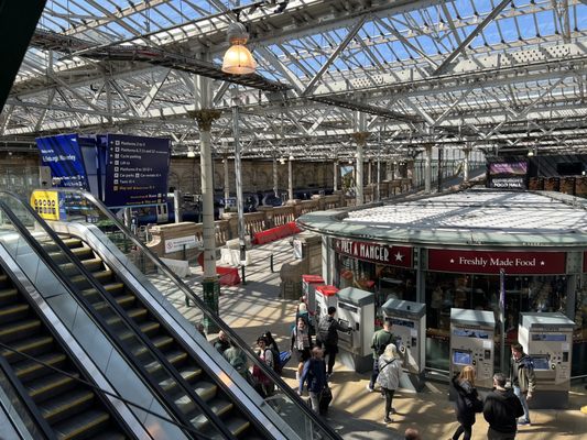 Edinburgh Waverley by null