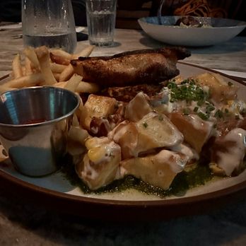 Earls Kitchen + Bar - Blackened Chicken - New American Near Me - McLean, Virginia