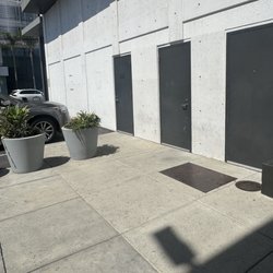 Beverly Connection - No signage at all where I was parked