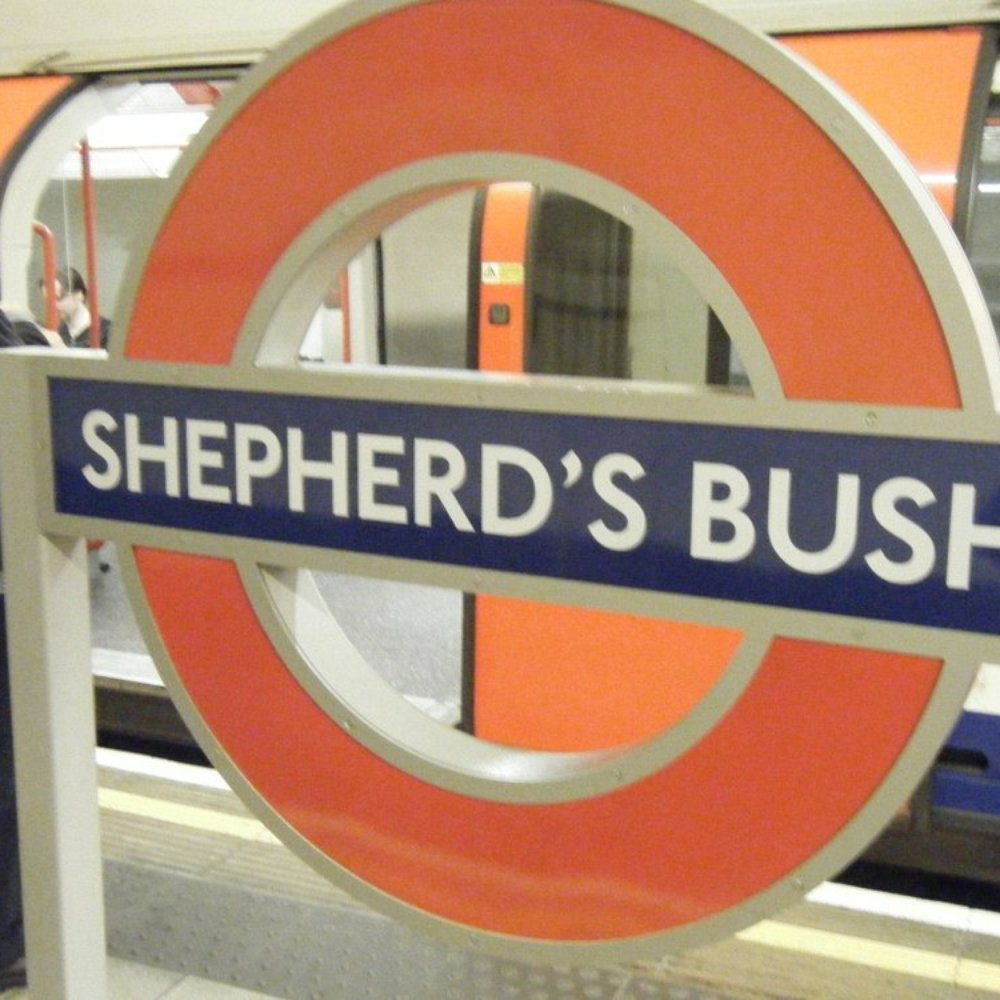Shepherd's Bush - Shepherd's Bush roundel - Public Transportation Near Me - London, XGL