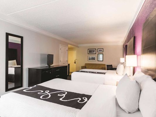 La Quinta Inn & Suites by Wyndham San Antonio Downtown by null