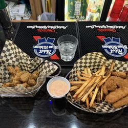 Twisted Duck Pub - Gizzards and duckies