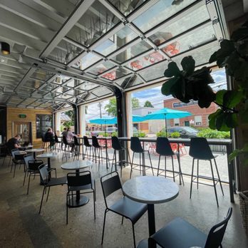 Artie's - lovely indoor seating - Pizza Near Me - Maplewood, New Jersey