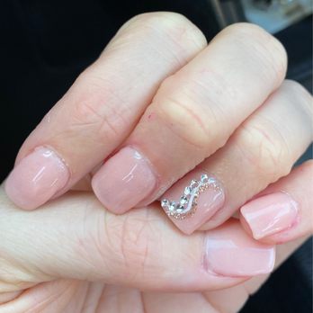 Angel Nails - This was the first time I had jewels because I never thought they would stay on, but I was wrong! They stayed put for 3 weeks! - Nail Salons Near Me - Hollister, California