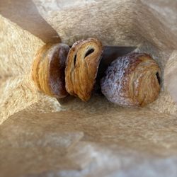 Fendu Boulangerie - THE BEST chocolate croissant