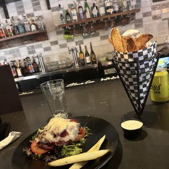 Spade And Spatula - Pastrami' burger and gluten free fries - Gastropubs Near Me - Blue Jay, California