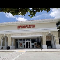 B. Hair Studio - Luna salon suites