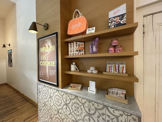Jeni's Splendid Ice Creams by null