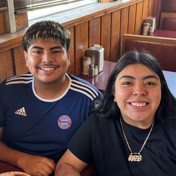 Hickory House - Chucky & Misty - Barbeque Near Me - Lancaster, Texas